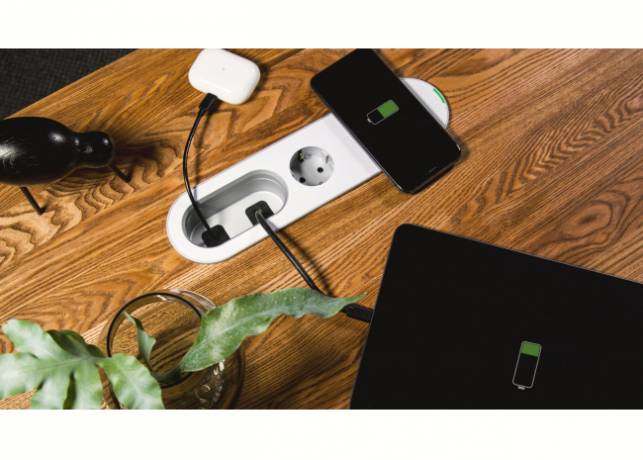 Panconnect Snook - Boîtier de connectique avec charge Qi, M ou L Panconnect Snook - Boîtier de connectique avec charge Qi, M ou L PANC SNOOK Connectique & péri-informatique