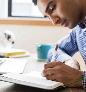 Éducation & Formation