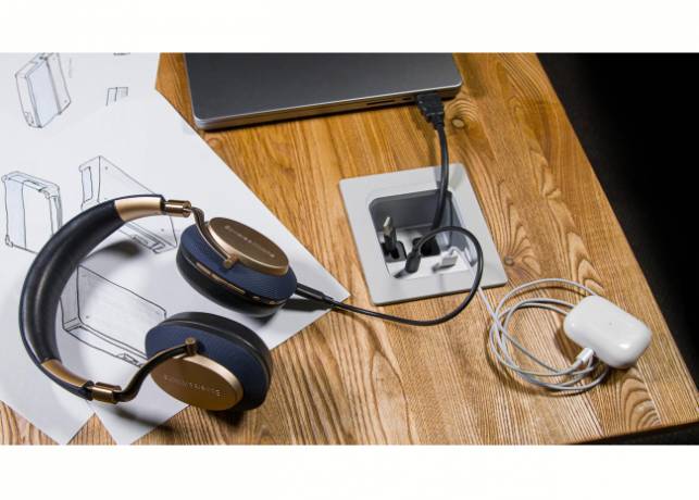 Panconnect CORD 2 - 4 - Hub de câbles rétractables avec emplacements Pull-out 2 ou 4 câbles - Blanc, Silver ou Noir Panconnect CORD 2 - 4 - Hub de câbles rétractables avec emplacements Pull-out 2 ou 4 câbles - Blanc, Silver ou Noir PANC-CORD Connectique & péri-informatique