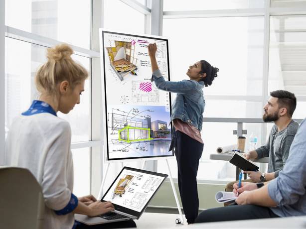 Bundle Samsung Flip - Paperboard digital tactile 55" avec pied mobile et extension de connectivité Bundle Samsung Flip - Paperboard digital tactile 55" avec pied mobile et extension de connectivité SAMSUNG WM55R + STN-WM55H + CY-TF65BRCXEN Écrans tactiles collaboratifs